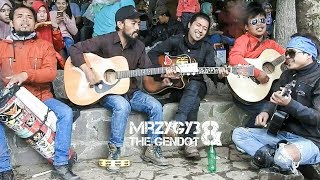 Download lagu Bukit Berbunga Acoustic Pengamen Jos The Gendhot... mp3
