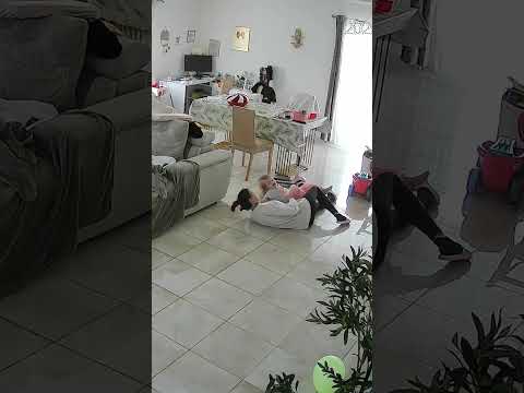 Tu te tapes une big chute à cause de enfant ingrat!