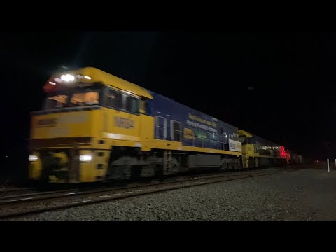 7MP5 Pacific National container train with NR84 (PNA) NR95 NR114 G530 at Gheringhap loop 5/4/2025