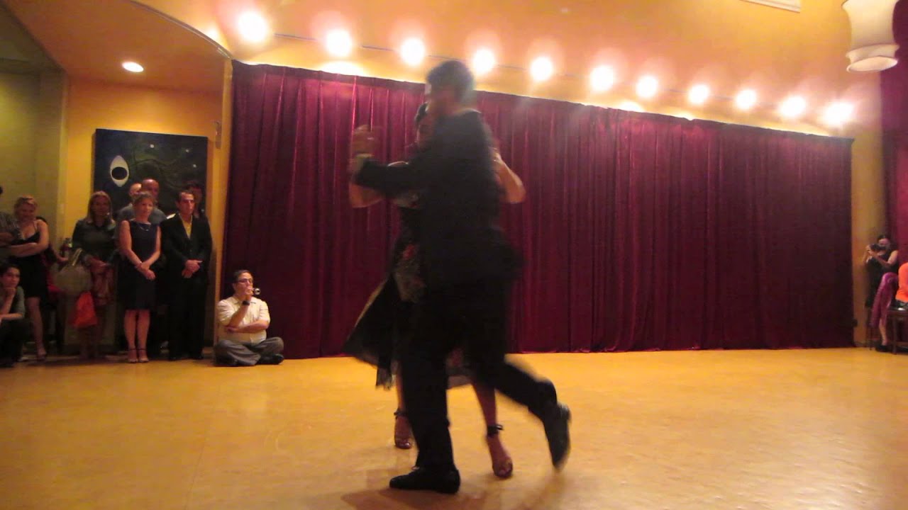 Sebastian Jimenez & Maria Ines Bogado, "Pobre flor", El Abrazo, 2/3