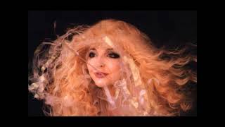 Kate Bush - Mother Stands For Comfort