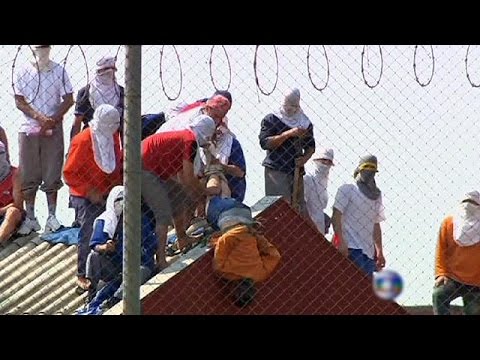 Los presos de una cárcel de brasil liberan a un agente penitenciario a cambio de comida