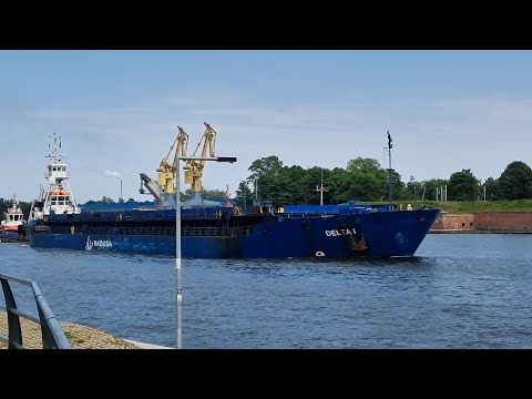 Wejście DELTA I Raduga Shipping do portu w Gdańsku
