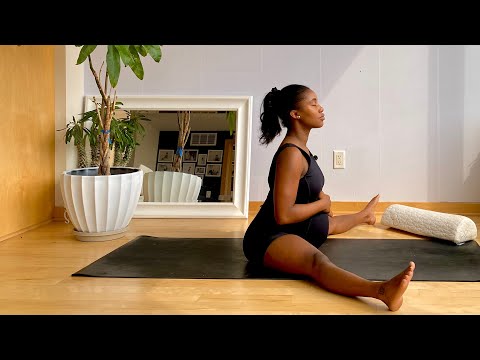 8 minutes full body prenatal yoga stretch | 1st, 2nd, 3rd trimester |