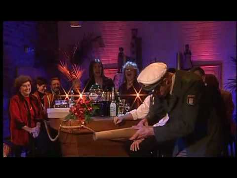 Polizist Holm - Verpackungskurs Geschenke einpacken leicht gemacht 2007