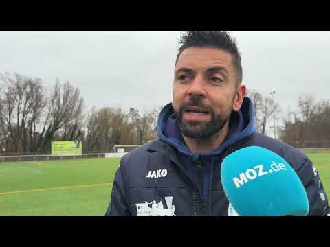 Brandenburg League football, matchday 15: Oranienburger FC Eintracht - Blau-Weiß Petershagen-Egge...