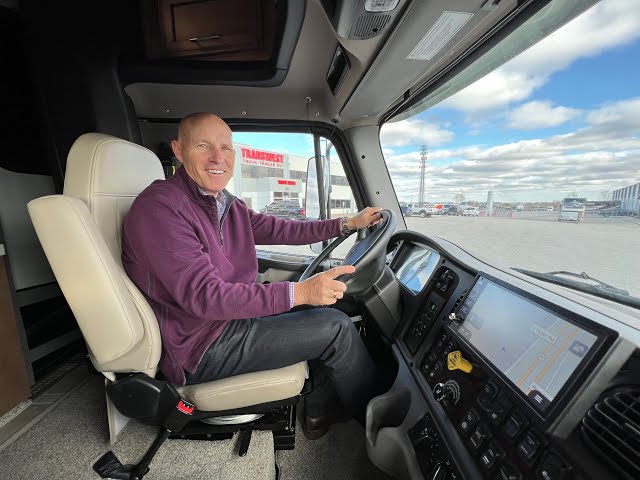 Preview image of 2022 Newmar Super C SuperStar 4061 (17N210886) youtube video