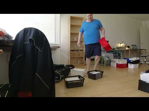 MongoTV_6236 - Kigger På Flyttekasser i Forstue Stået 7 År - Del 109 - Forsøger At Rydde Op