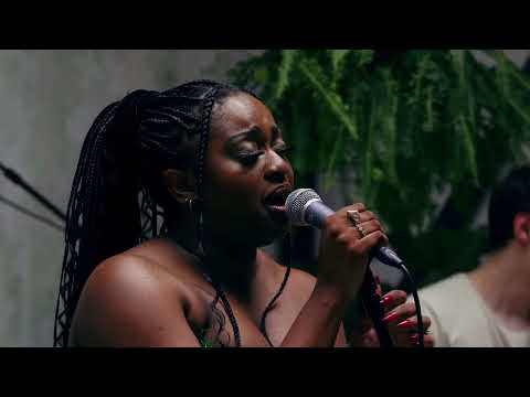 Ayoni - What To A Sinner Is Holy (Live session)