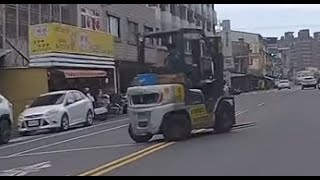 反正我沒牌，你也檢舉不了~