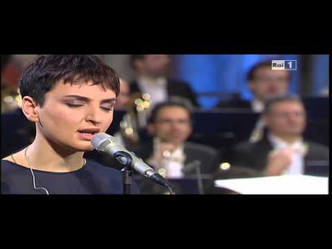 Arisa in Halleluja di Leonard Cohen. Live con Orchestra