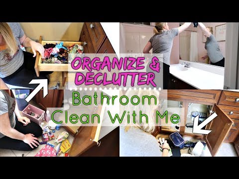 ORGANIZE & CLEAN MY BATHROOM WITH ME | DECLUTTER WITH ME