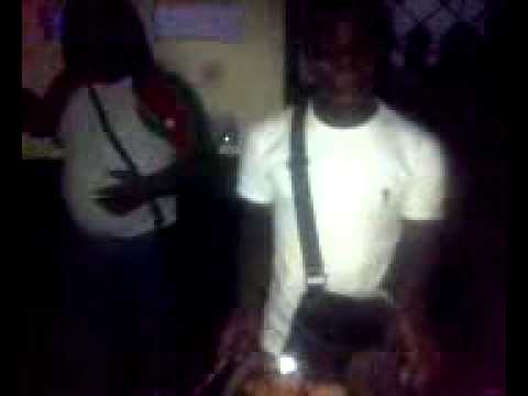 Sukru tikie ft young more love - live commedores