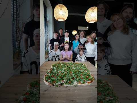 Ile osób potrzeba aby zjeść największą pizzę na świecie?