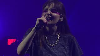 Chvrches - Graves live Victoria Warehouse, Manchester 14-02-19