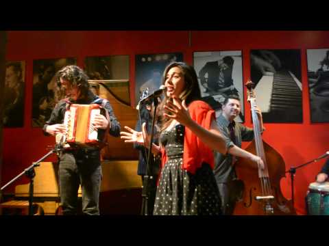 Golosa La Orquesta - La Vida Enloquece (Thelonious Bar)