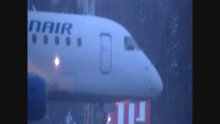 preview picture of video 'Plane spotting in Vaasa HD'