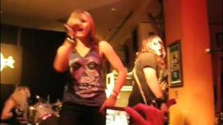 Donnas - Hard Rock Cafe - Smoke You Out