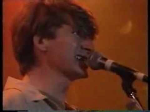 crowded house  distant sun live