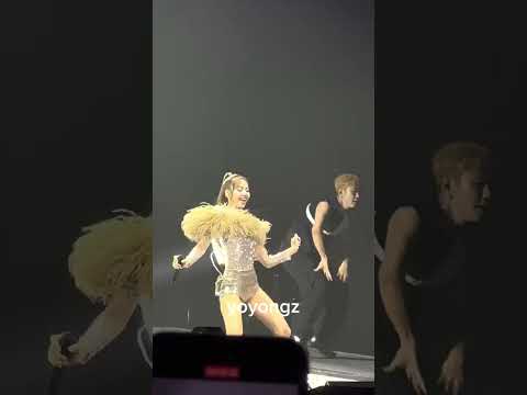 4K 230513 LISA - LALISA BORN PINK WORLD TOUR IN SINGAPORE #BORNPINKinSG #BLACKPINK