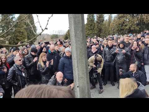 Las Smartfonów na pogrzebie R. Kostrzewskiego