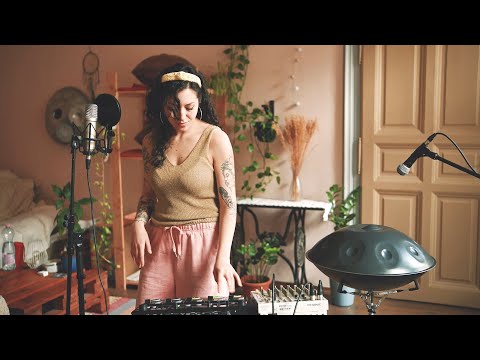 Jam Challenges Nr.1. I Handpan & Boss Rc 505 live looping I Heidi Albert