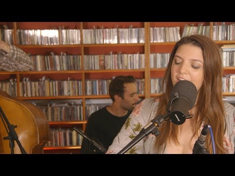 Daisy Chute - 'Give Thanks' | #UnderTheAppleTree