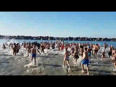 Tuffo di Befana 2020 a Marina di Pisa