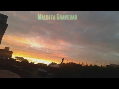 Maldita gravedad . Ck - Rojo oscuro