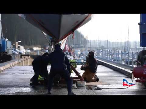 Watch the rebedding of a keel on a sailing yacht