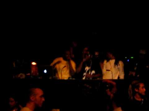 FULL EKWIP live on stage au red lite