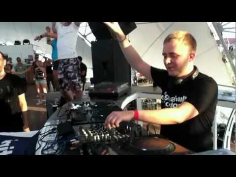 Kazantip Z:XX (Poshout - Dogzilla -- Without You (Simon Patterson Remix) )