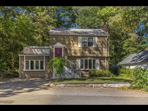 11 Taylor Road, North Reading MA - Geralyn Farrelly - Tel 978-866-8658