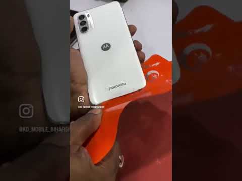 Moto G52 back panel removing