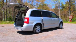 preview picture of video 'Chrysler Town and Country Review & Used Car Buyers Guide'