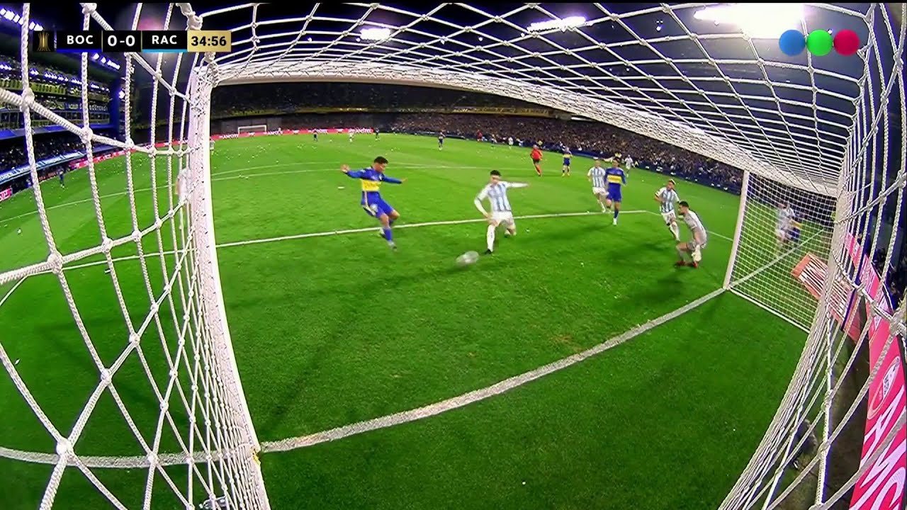 Fútbol: Oroz y una salvada para mantener el cero 