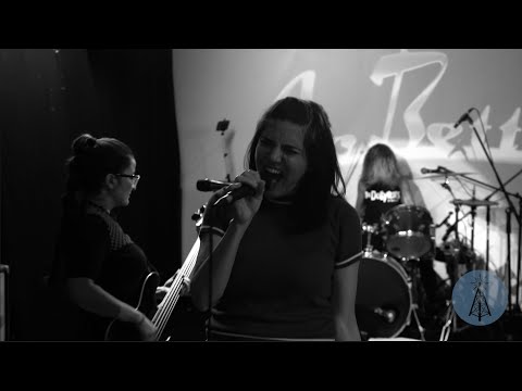 Go Betty Go - "Keep Up" (Live at Blue Beach Studios)