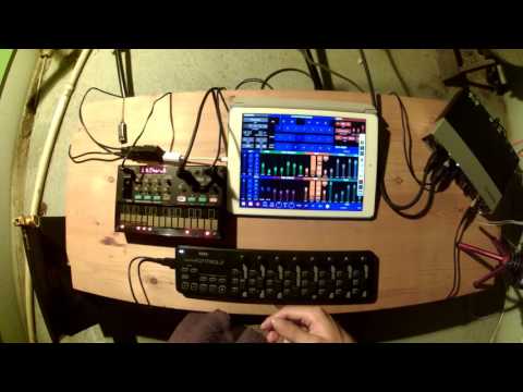 Electro jam on the balcony(iPad+Volca FM)