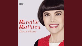 Kadr z teledysku Adesso volo tekst piosenki Mireille Mathieu