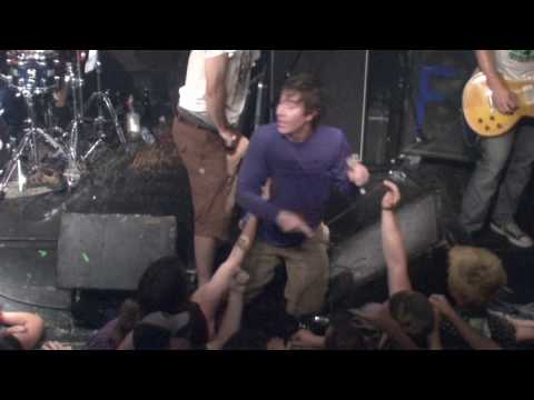 (2009) GUTTERMOUTH Jamies petting zoo MONTREAL (PUNK EMPIRE)