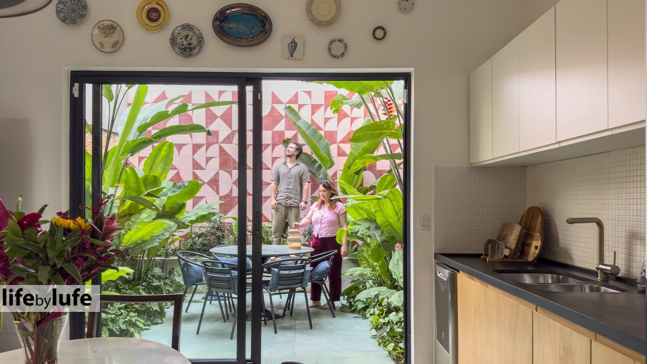 TOTAL TRANSFORMATION - OLD SINGLE-STORY HOUSE BECOMES DREAM HOME WITH 3 FLOORS OF GOOD ARCHITECTURE