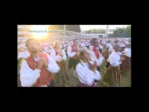 Tantsupidu 2011: "Eesti muld ja Eesti süda"