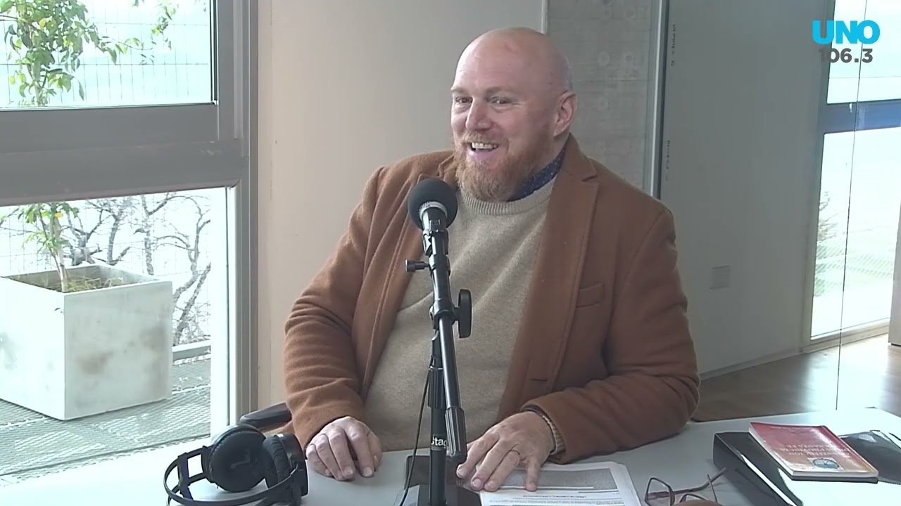 El convencional reformador Juan Argañaraz visitó los estudios de UNO 106-3