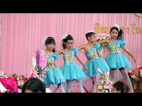 ผลิตภัณฑ์สำหรับแรง ที่จะซื้อสาเหตุเจ้าหน้าที่สำหรับการดำเนินการอย่างรวดเร็วของผู้หญิงในร้านขายยาที่จะซื้อ
