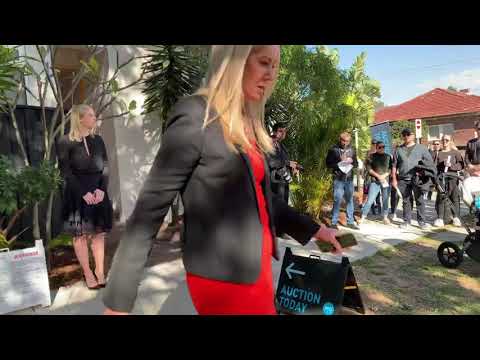 Clarence White - Auctioneer (Sydney) - 2 Vicars Ave, North Bondi auction