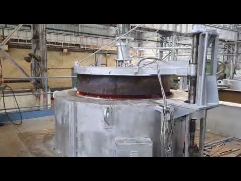 Loading tray for pit type furnace