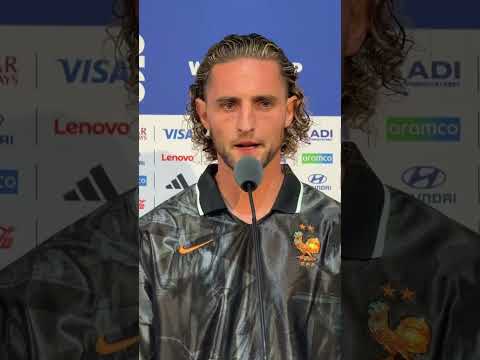 🏟️ Adrien Rabiot et Bradley Barcola ont déploré l'état de la pelouse du Metlife Stadium #shorts