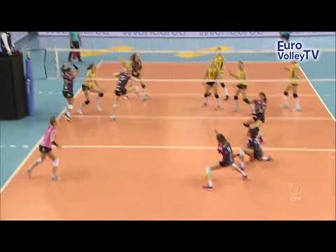 #CLVolleyW - Lonneke SLÖETJES with a power spike for VakifBank ISTANBUL