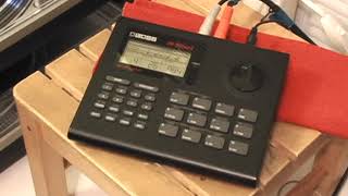 Video thumbnail for BOSS DR-550 MK II Dr. Rhythm TR-808 Electro Beats Demo by DJ Shoji