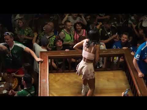 Mallorca Bierkönig 2024 Malin Brown mit Mannschaftsfahrt